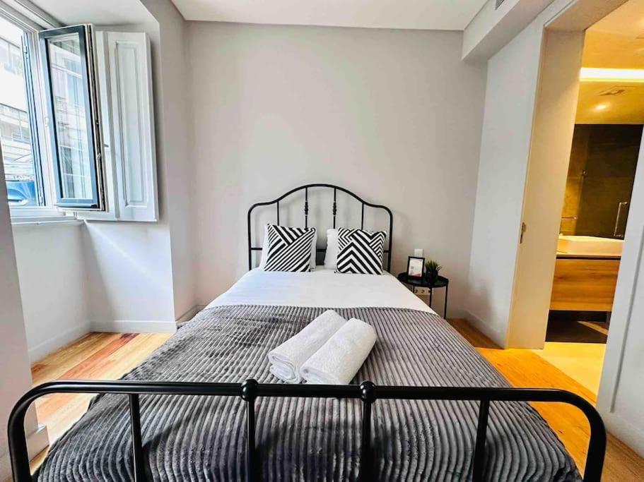 Lisbon Marques De Pombal Top Flat Great Locations City Center B Exteriör bild