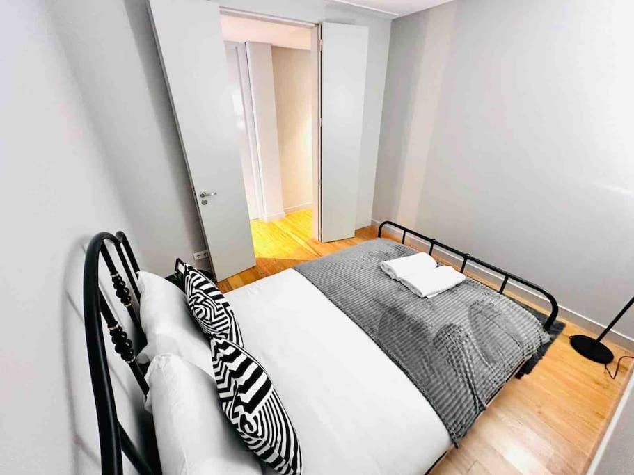 Lisbon Marques De Pombal Top Flat Great Locations City Center B Exteriör bild