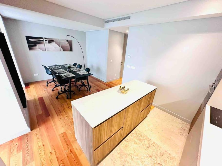 Lisbon Marques De Pombal Top Flat Great Locations City Center B Exteriör bild