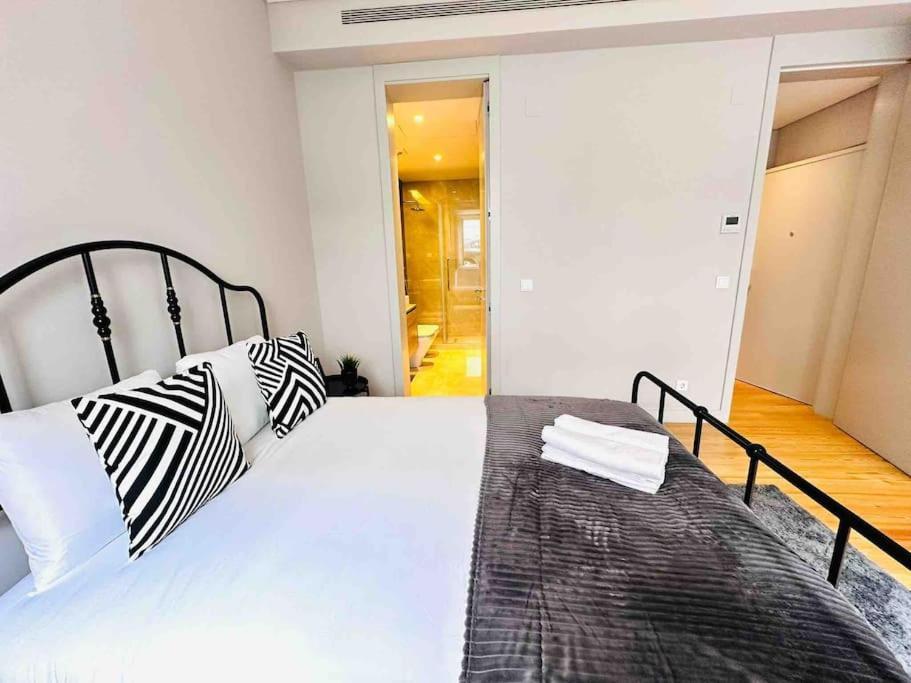 Lisbon Marques De Pombal Top Flat Great Locations City Center B Exteriör bild