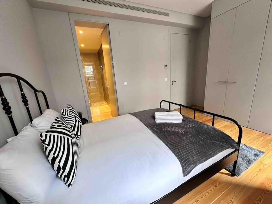 Lisbon Marques De Pombal Top Flat Great Locations City Center B Exteriör bild