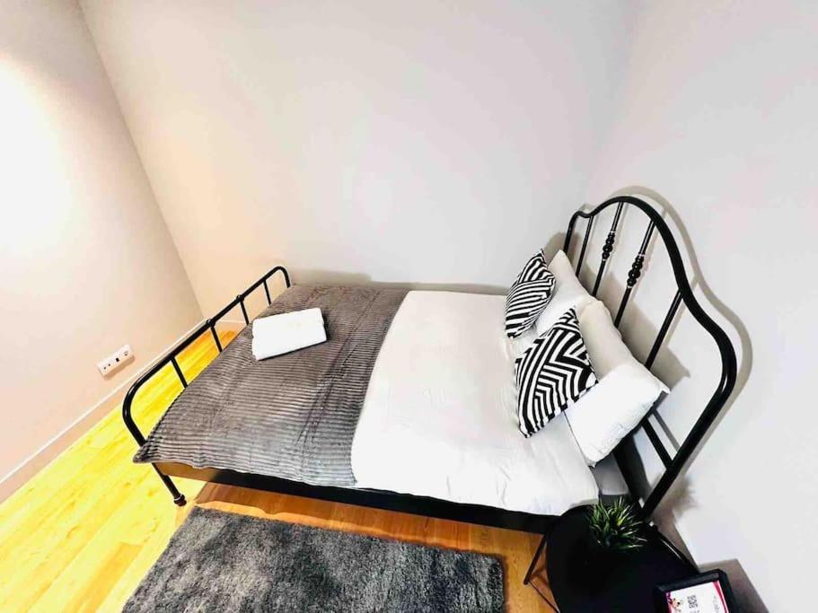 Lisbon Marques De Pombal Top Flat Great Locations City Center B Exteriör bild